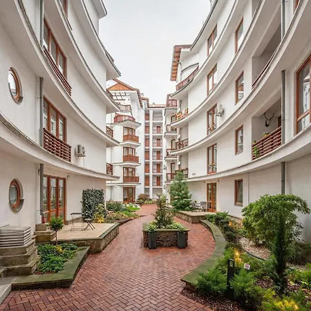 Modern With Garage Apartmán