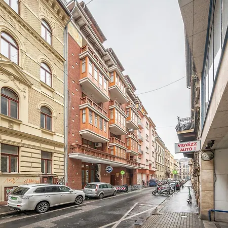 Apartmán Modern With Garage