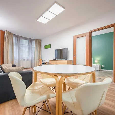 דירה Modern With Garage