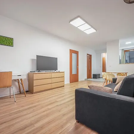 Apartmán Modern With Garage