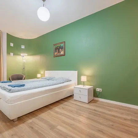 דירה Modern With Garage *